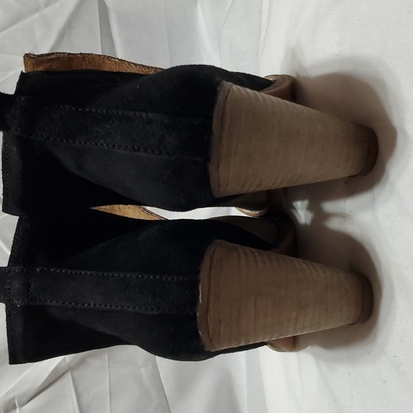 Jeffrey Campbell taupe black heeled bootie leather suede - Picture 3 of 8